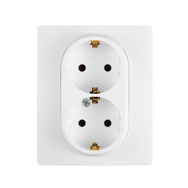 672223 ETIKA Розетка двойная с заземлением без шторок белая/10  в Гусь-Хрустальном